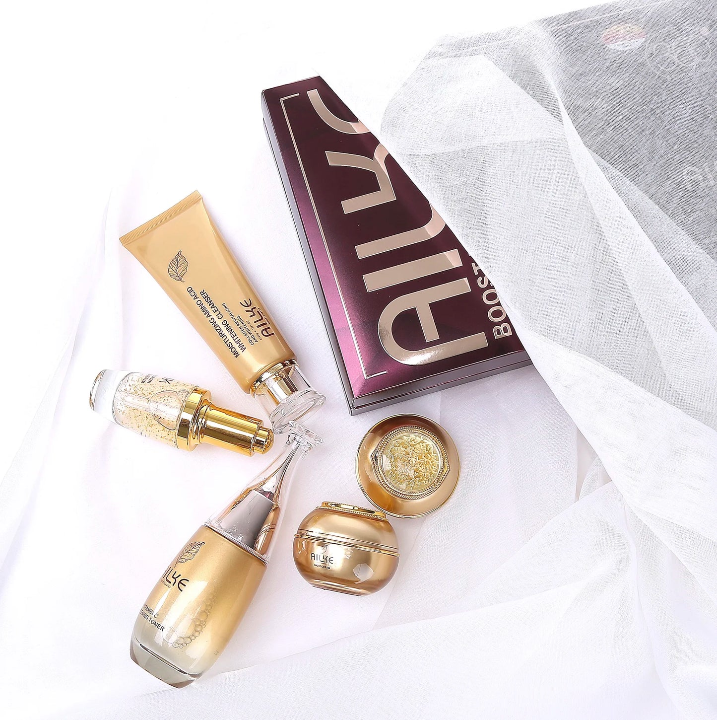 Moisturizing and whitening cosmetics