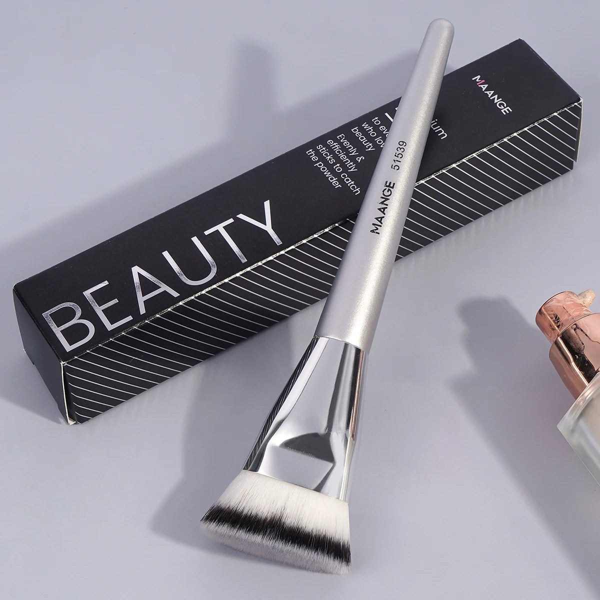 Flat head foundation brush